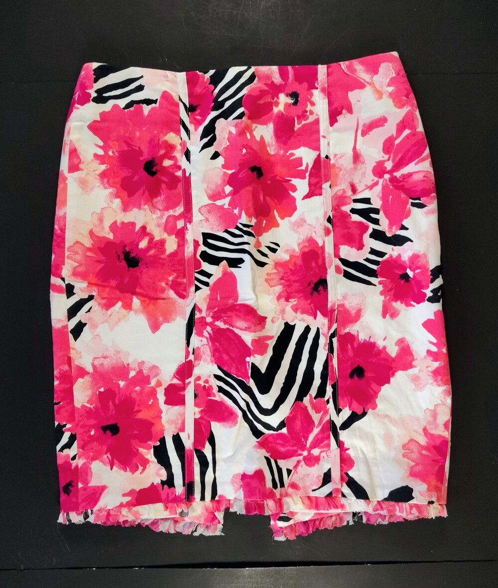WHITE HOUSE BLACK MARKET-Women's Juniors Floral Print Straight Skirt-Size 0
